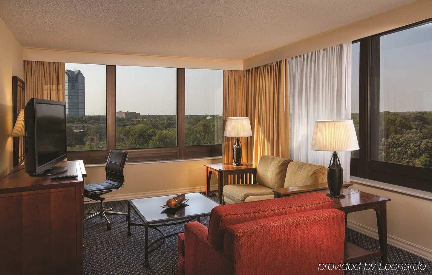 Doubletree By Hilton Chicago - Oak Brook Hotel Стая снимка